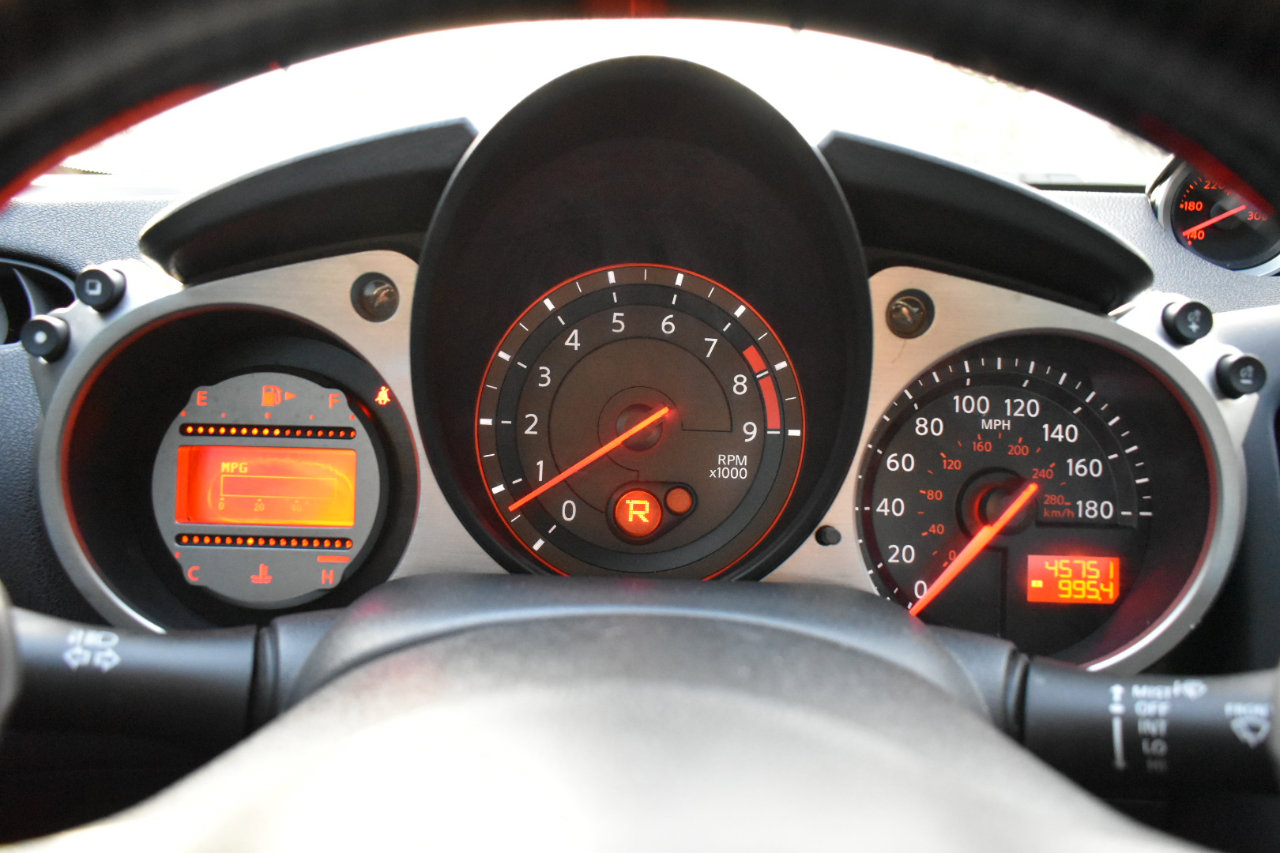 Used 2015 Nissan 370Z Coupe image 17