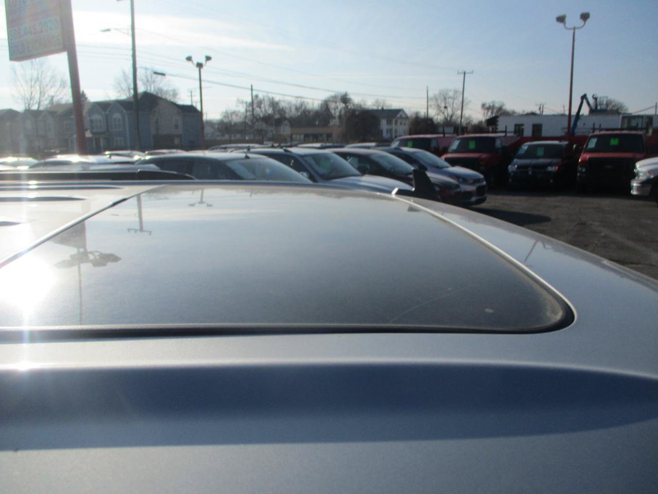 Used 2011 Chevrolet Suburban LT w/ Luxury Package AWD/4WD image 7