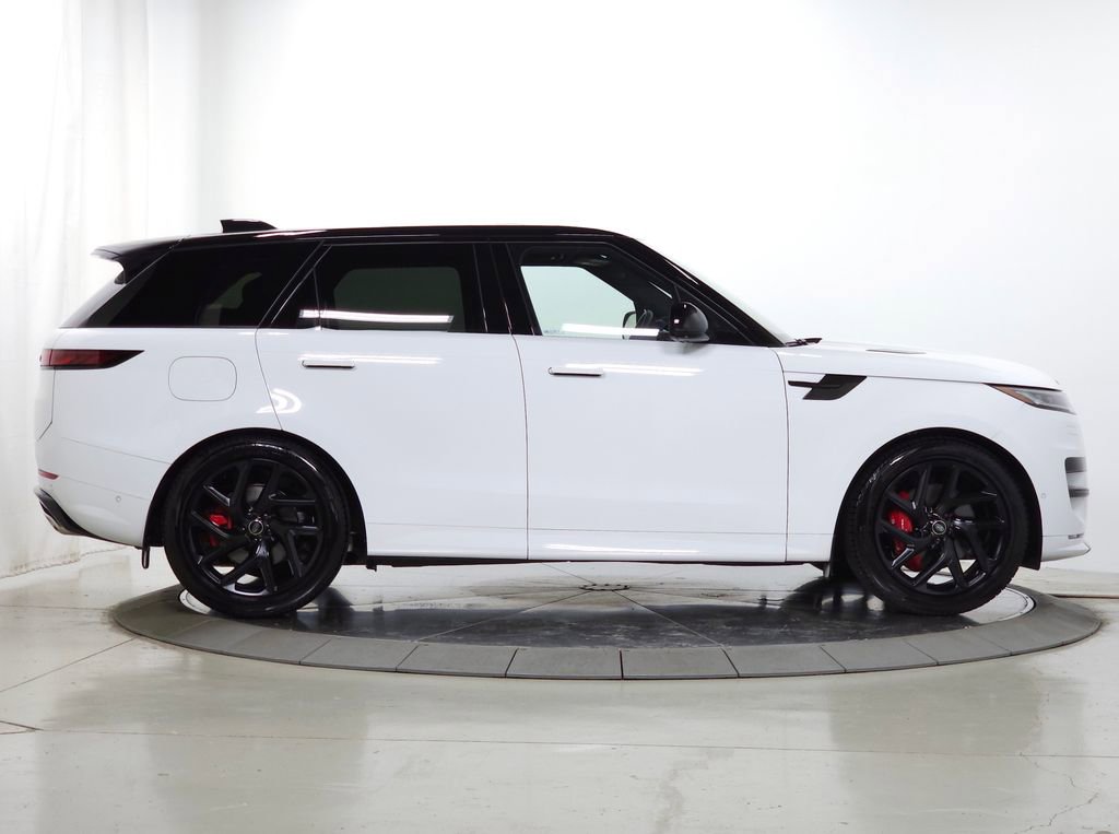 Used 2025 Land Rover Range Rover Sport Dynamic SE AWD/4WD image 11