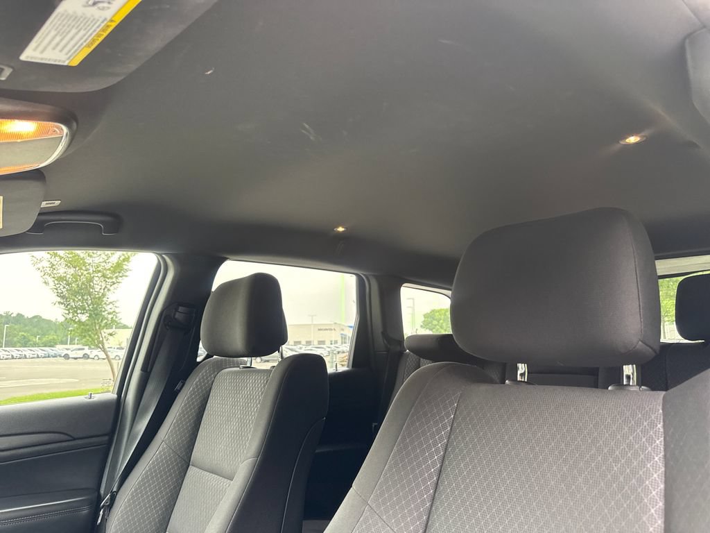 Used 2018 Jeep Grand Cherokee Laredo RWD image 30