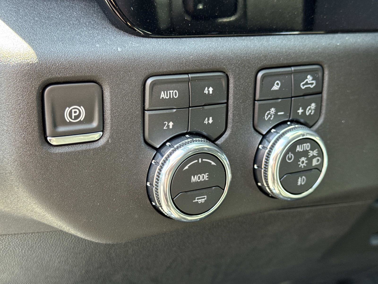 New 2026 GMC Sierra 2500 SLT w/ SLT Premium Package image 19