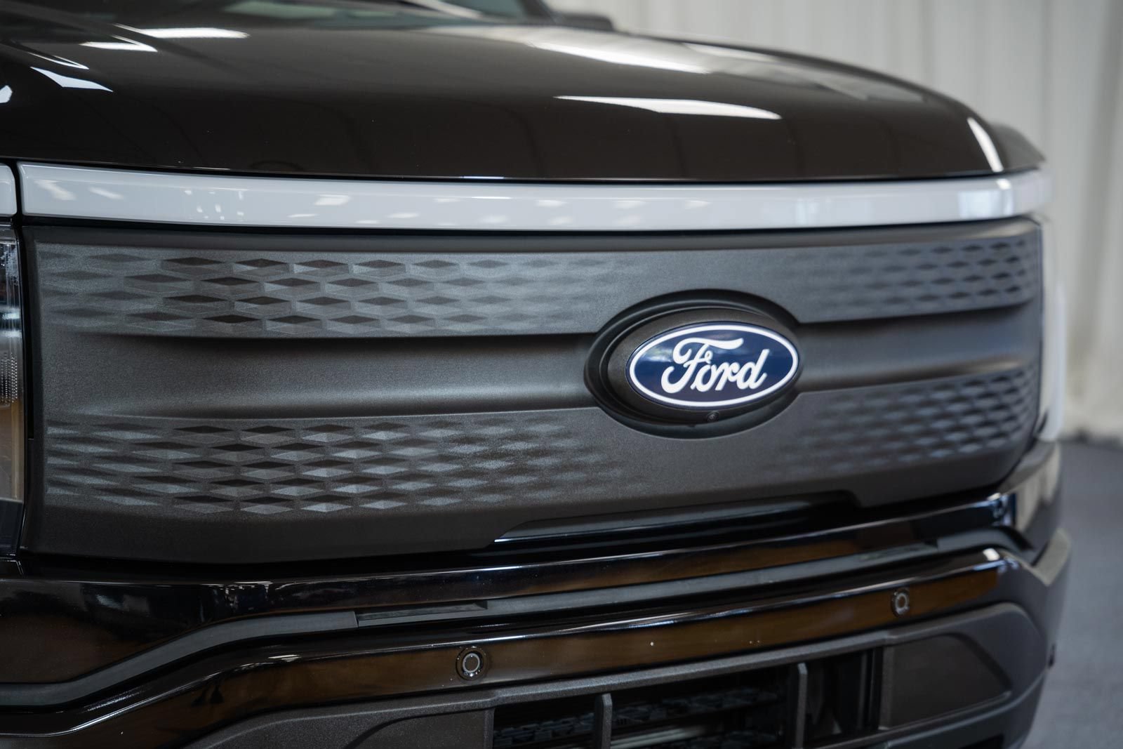 Used 2025 Ford F150 Lightning Flash AWD/4WD image 11