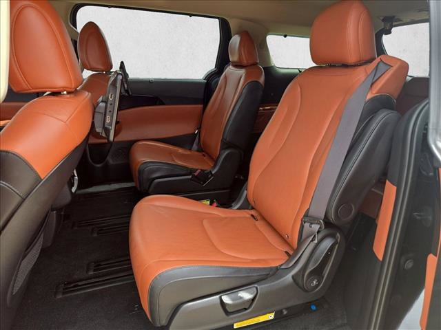 Used 2023 Kia Carnival SX FWD image 17