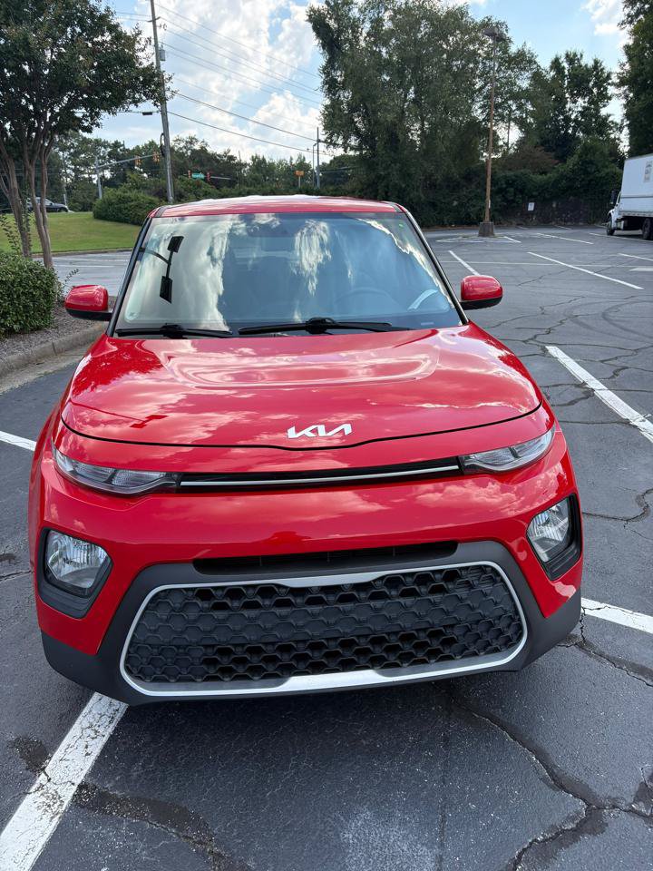 Used 2022 Kia Soul LX FWD image 2