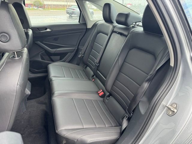 Used 2024 Volkswagen Jetta SE FWD image 19