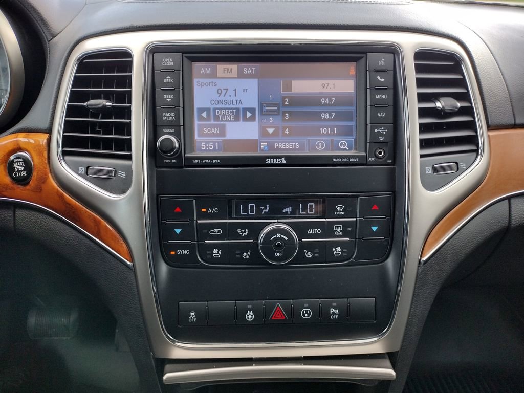 Used 2013 Jeep Grand Cherokee Overland w/ Advance Technology Group image 28