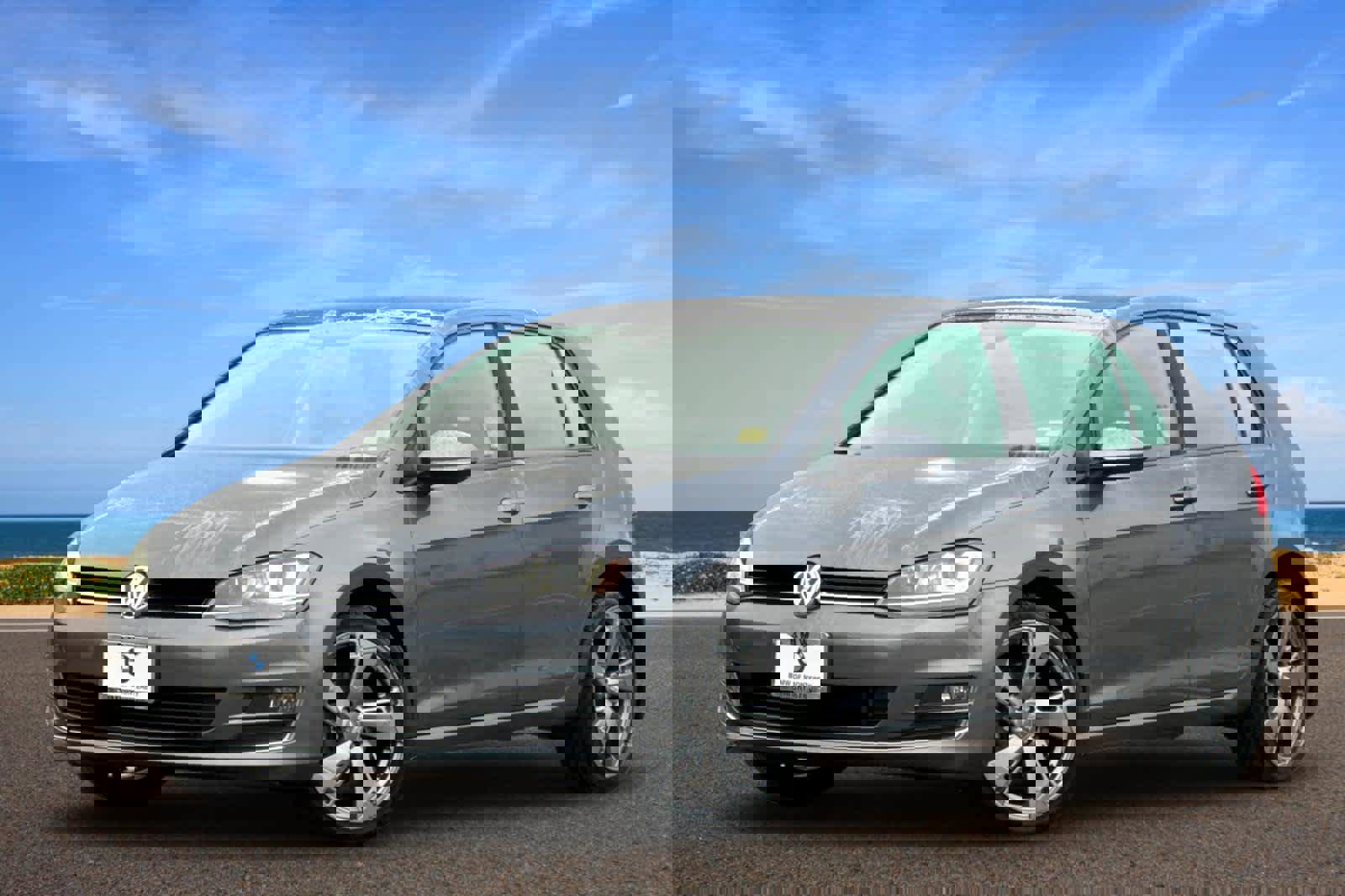 Used 2015 Volkswagen Golf 4-Door image 1