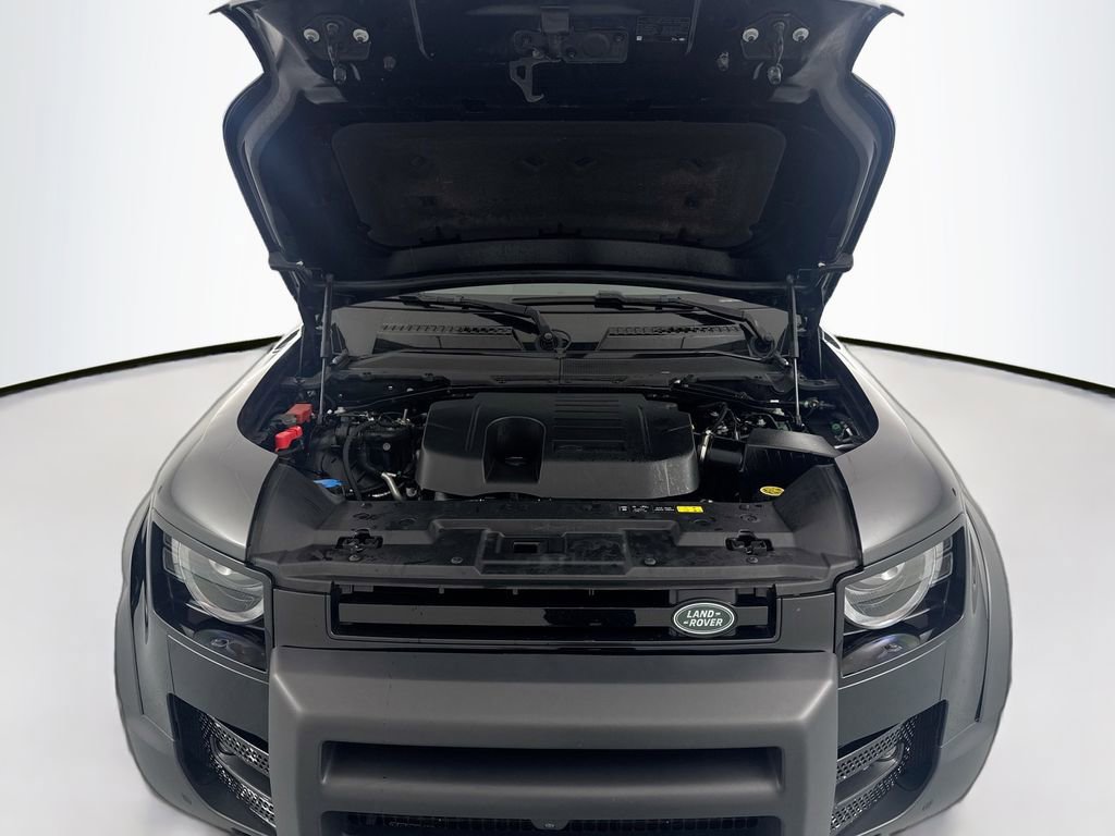 Used 2023 Land Rover Defender 130 SE image 29