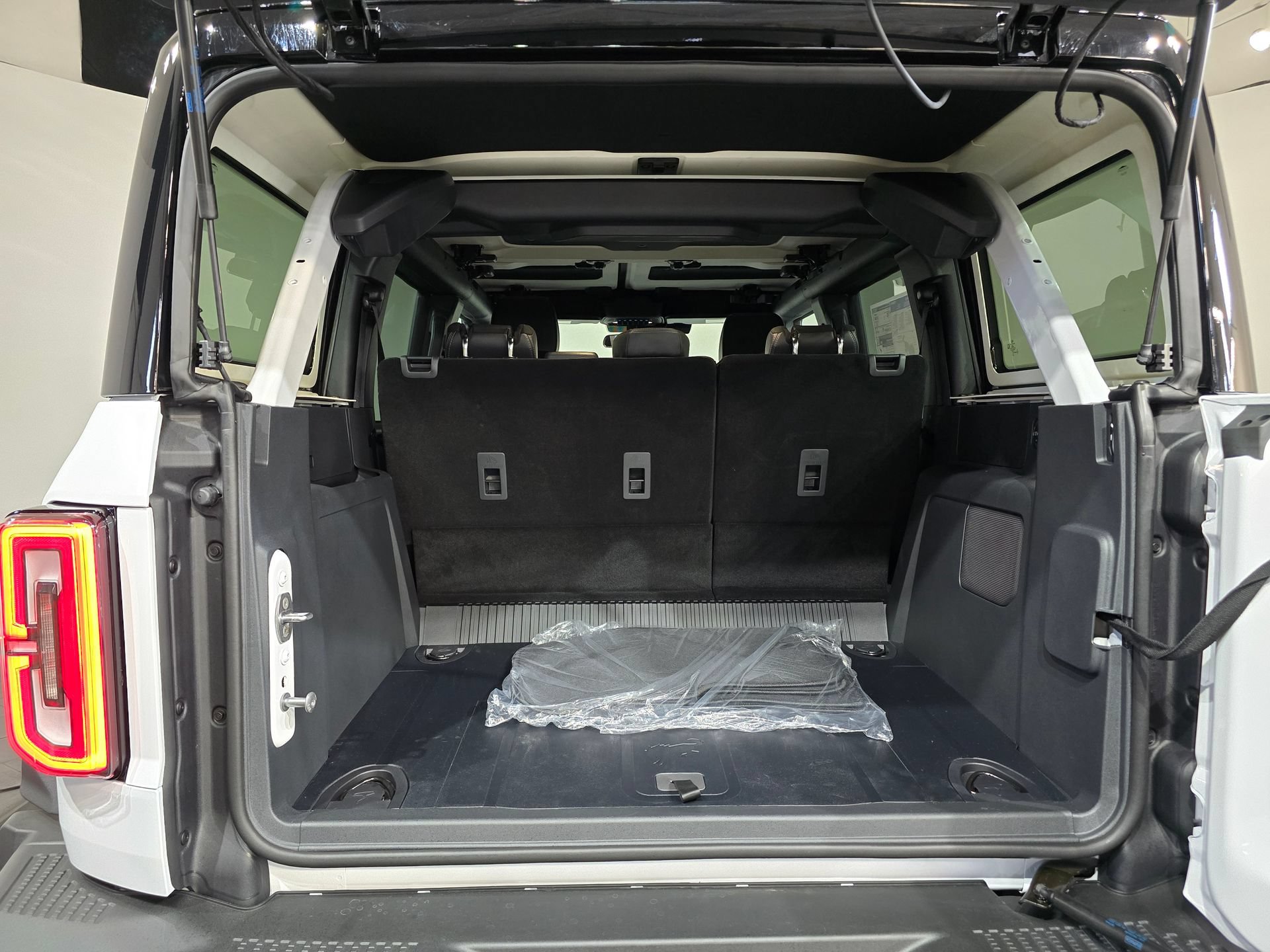 New 2025 Ford Bronco Badlands w/ Sasquatch Package AWD/4WD image 10