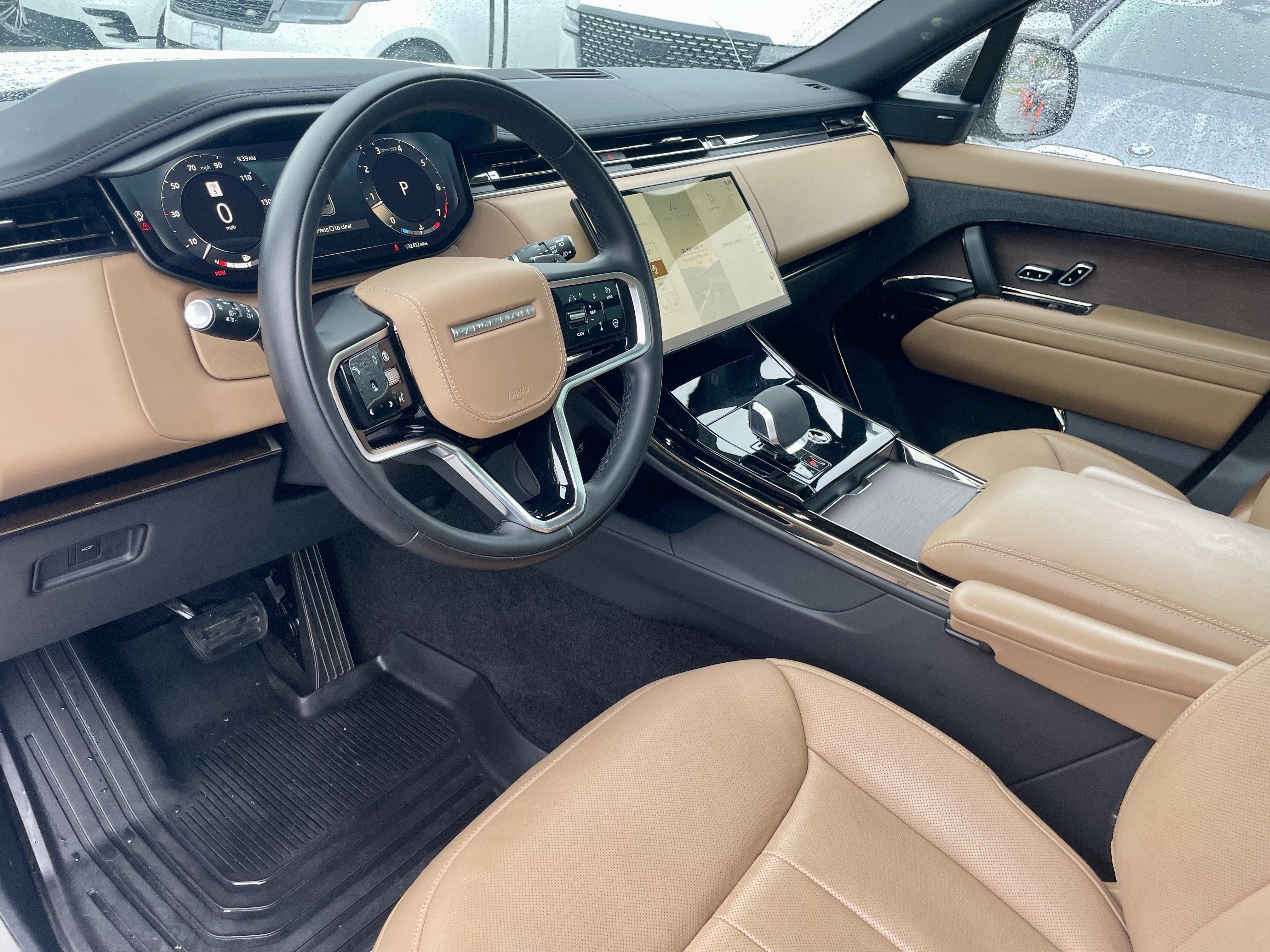 Used 2024 Land Rover Range Rover Sport SE AWD/4WD image 13