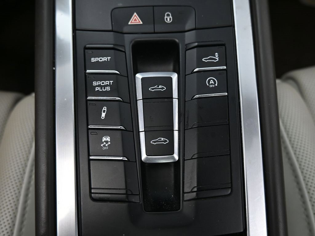 Used 2014 Porsche 911 Targa 4S image 8