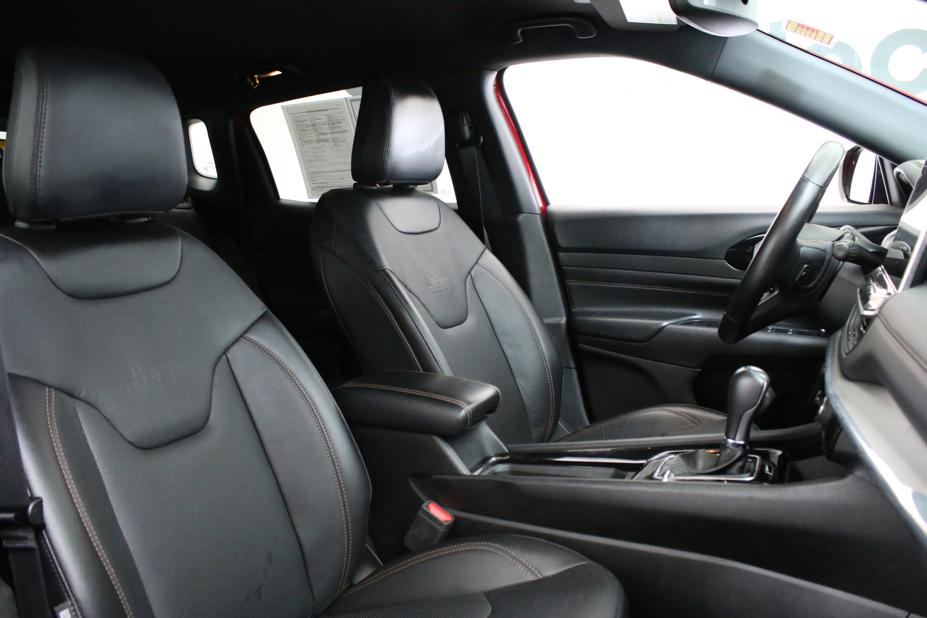 Used 2022 Jeep Compass Limited image 29