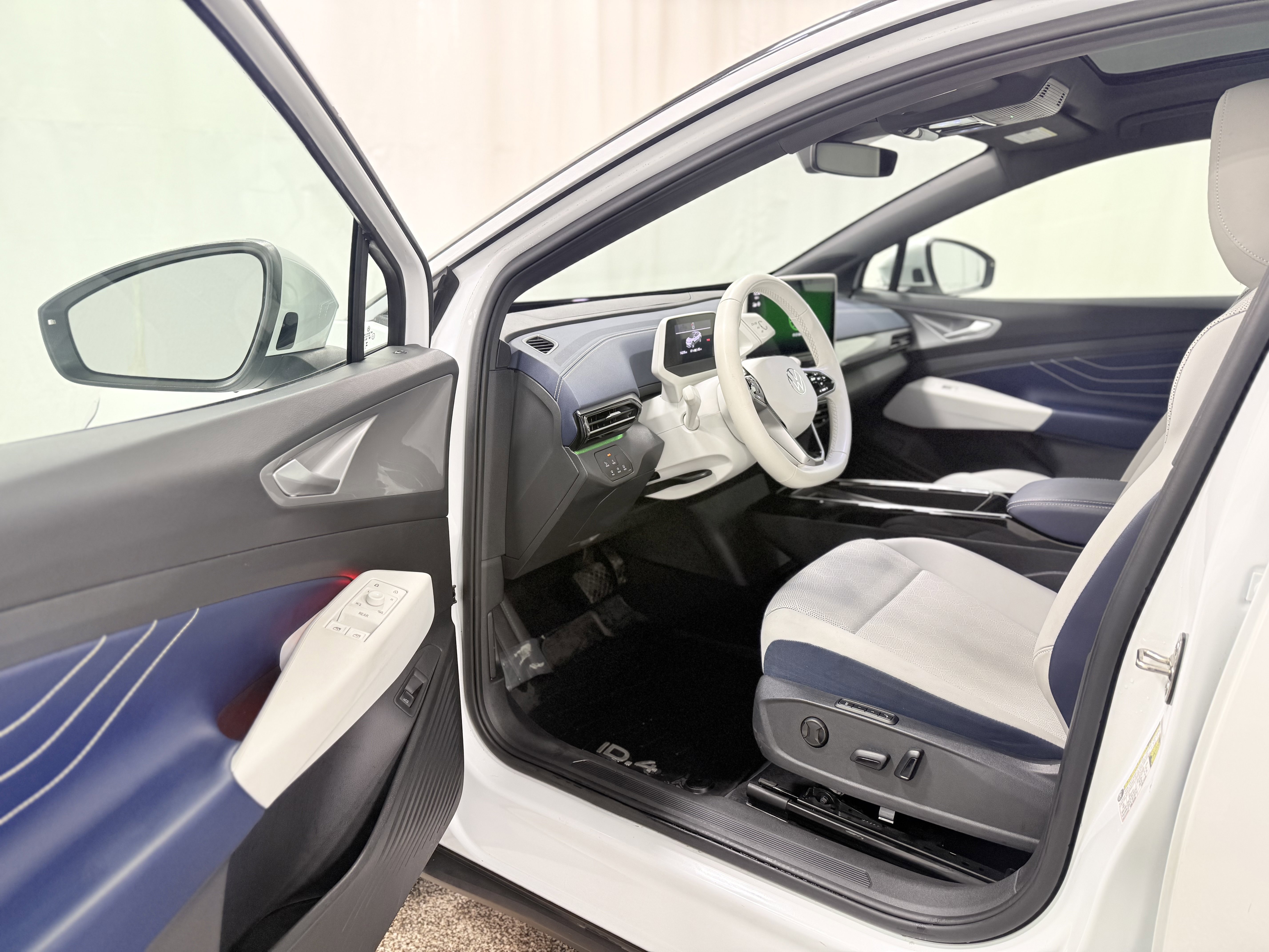 Used 2023 Volkswagen ID.4 Pro S Plus image 10