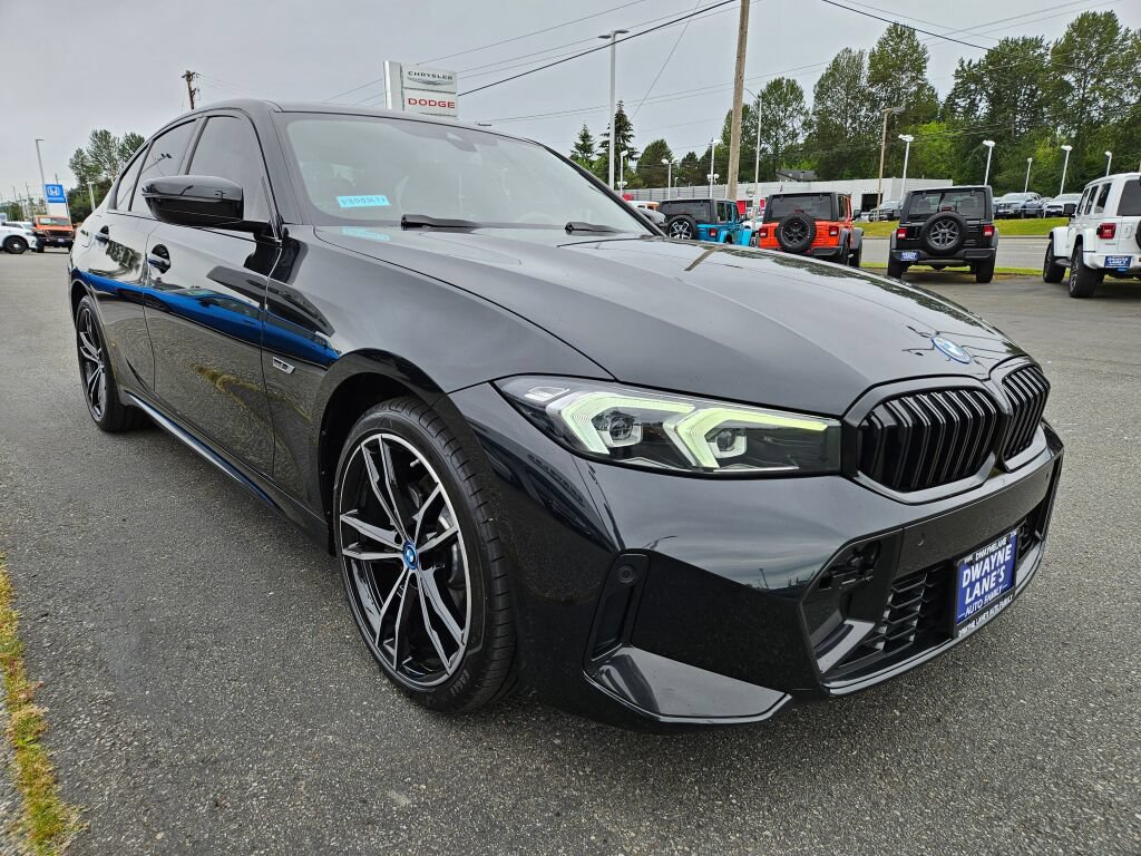 Used 2023 BMW 330e xDrive w/ M Sport Package AWD/4WD image 7