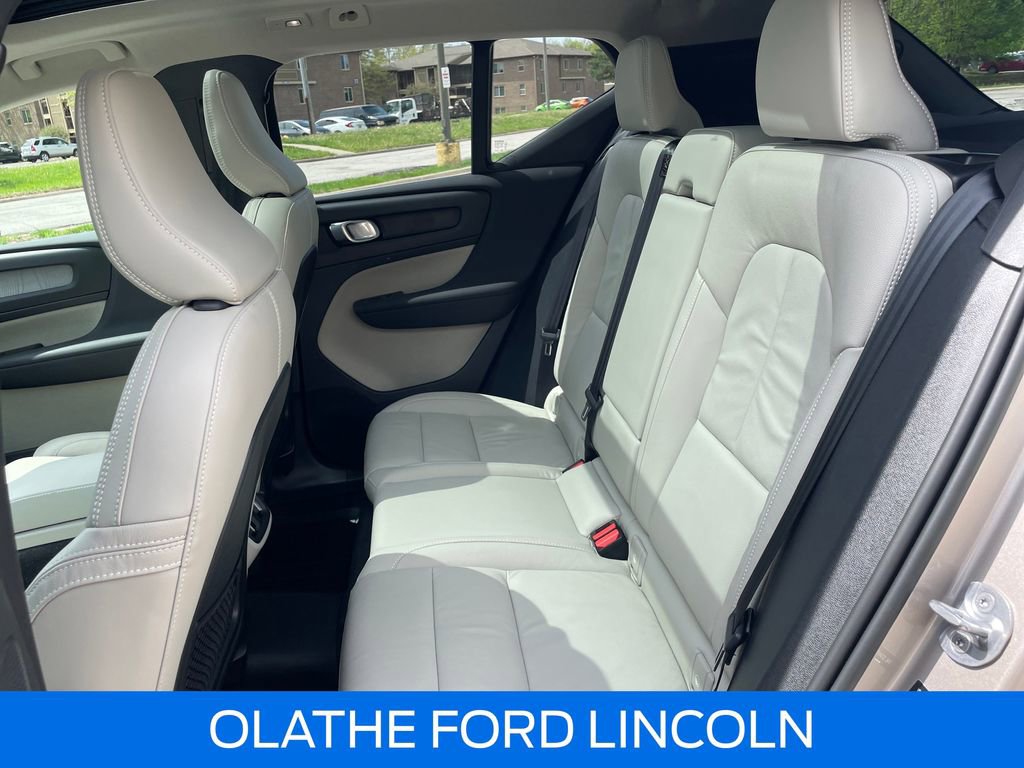 Used 2023 Volvo XC40 B5 Ultimate w/ Protection Package Premier AWD/4WD image 28