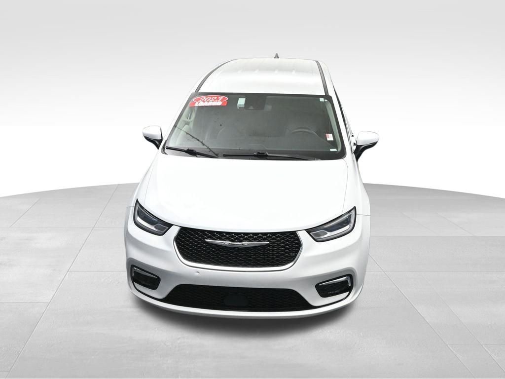 Used 2023 Chrysler Pacifica Touring-L image 36