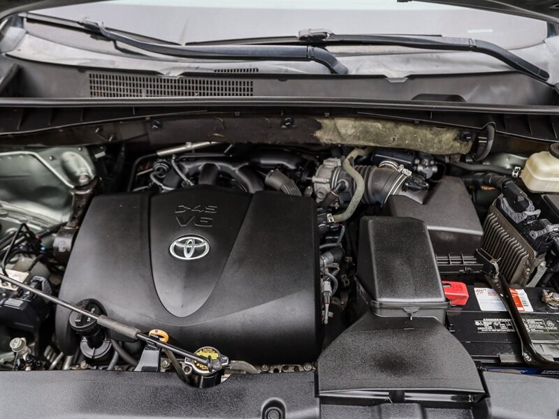Used 2017 Toyota Highlander LE AWD/4WD image 31