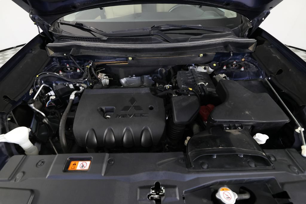 Used 2018 Mitsubishi Outlander SE FWD image 37