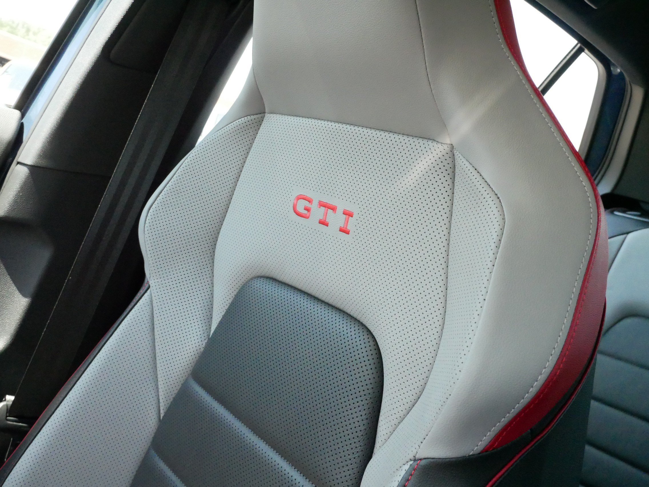 Certified 2025 Volkswagen GTI SE w/ SE Leather Seating Package FWD image 29