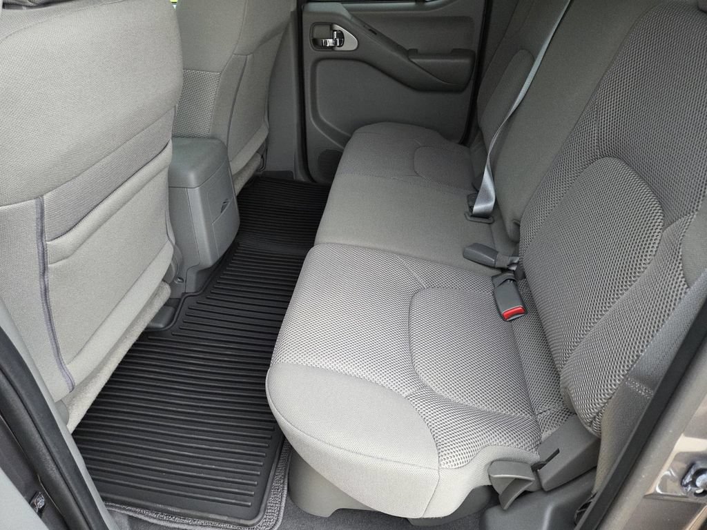 Used 2021 Nissan Frontier SV w/ Midnight Edition Floor Mats RWD image 25
