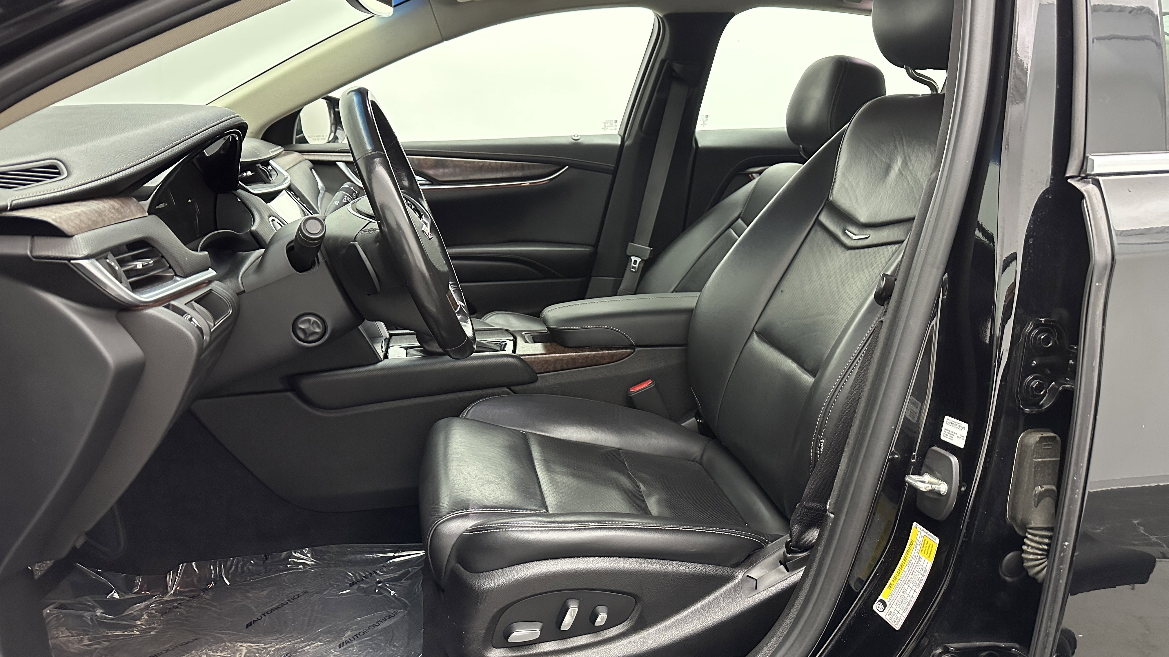 Used 2019 Cadillac XTS Luxury image 14