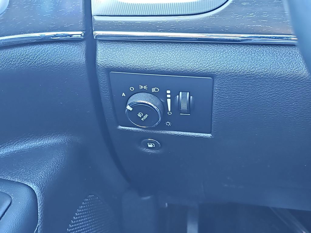 Used 2018 Jeep Grand Cherokee Limited image 31