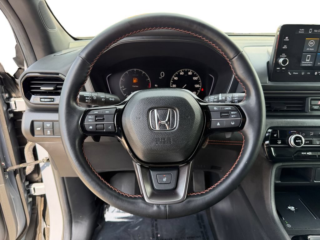 Used 2025 Honda Pilot TrailSport image 18