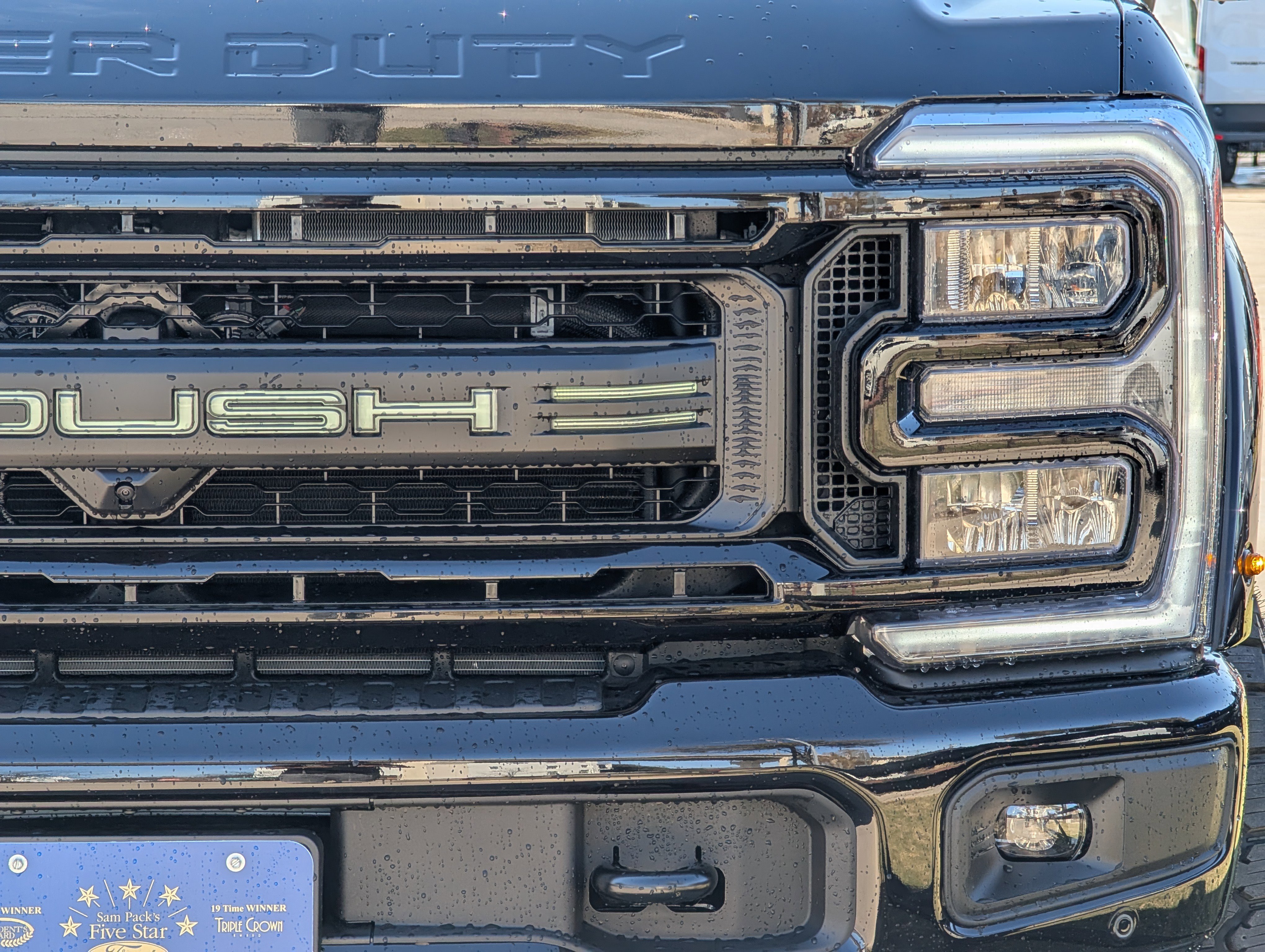 New 2026 Ford F250 Lariat w/ Black Appearance Package image 8
