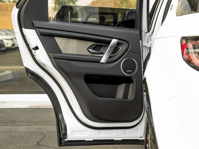 Used 2024 Land Rover Discovery Sport Dynamic SE image 20