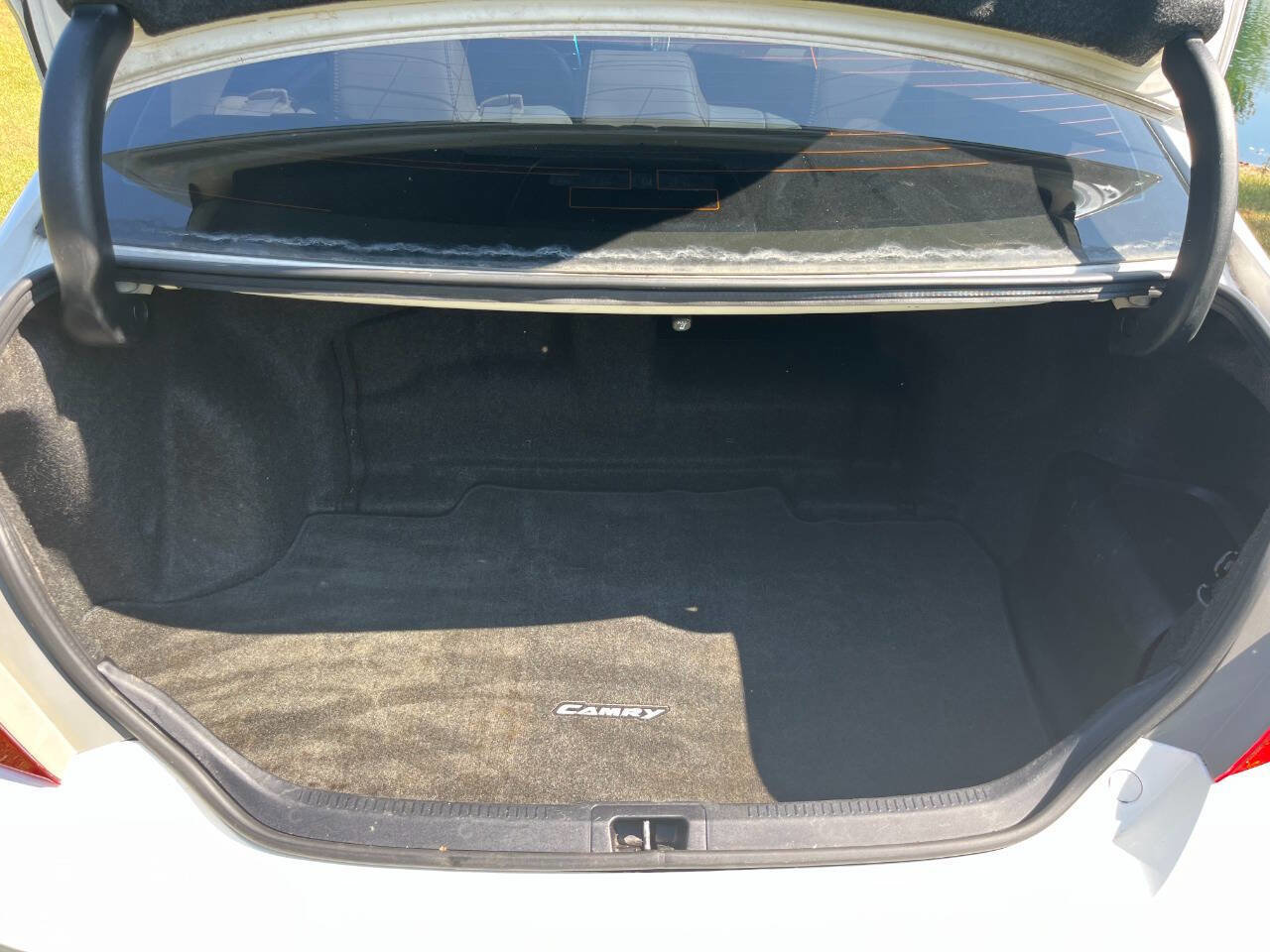 Used 2017 Toyota Camry XLE w/ Moonroof Package image 12