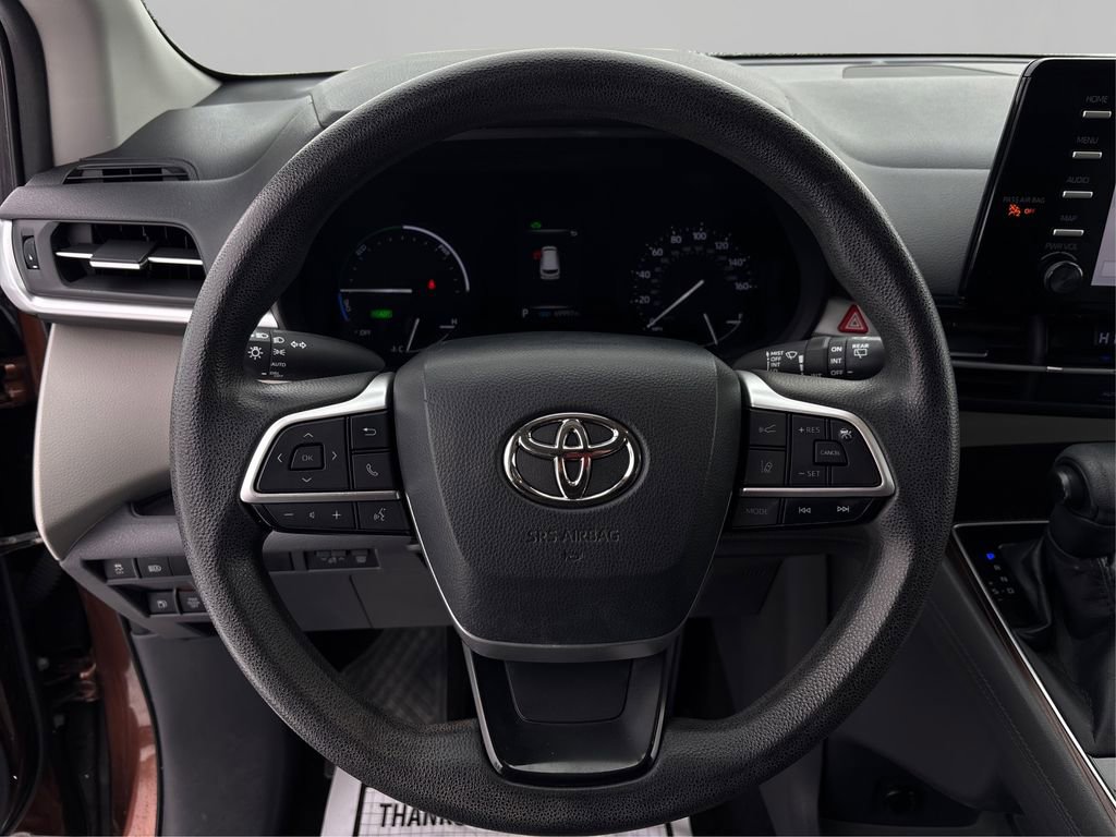 Used 2021 Toyota Sienna LE image 24