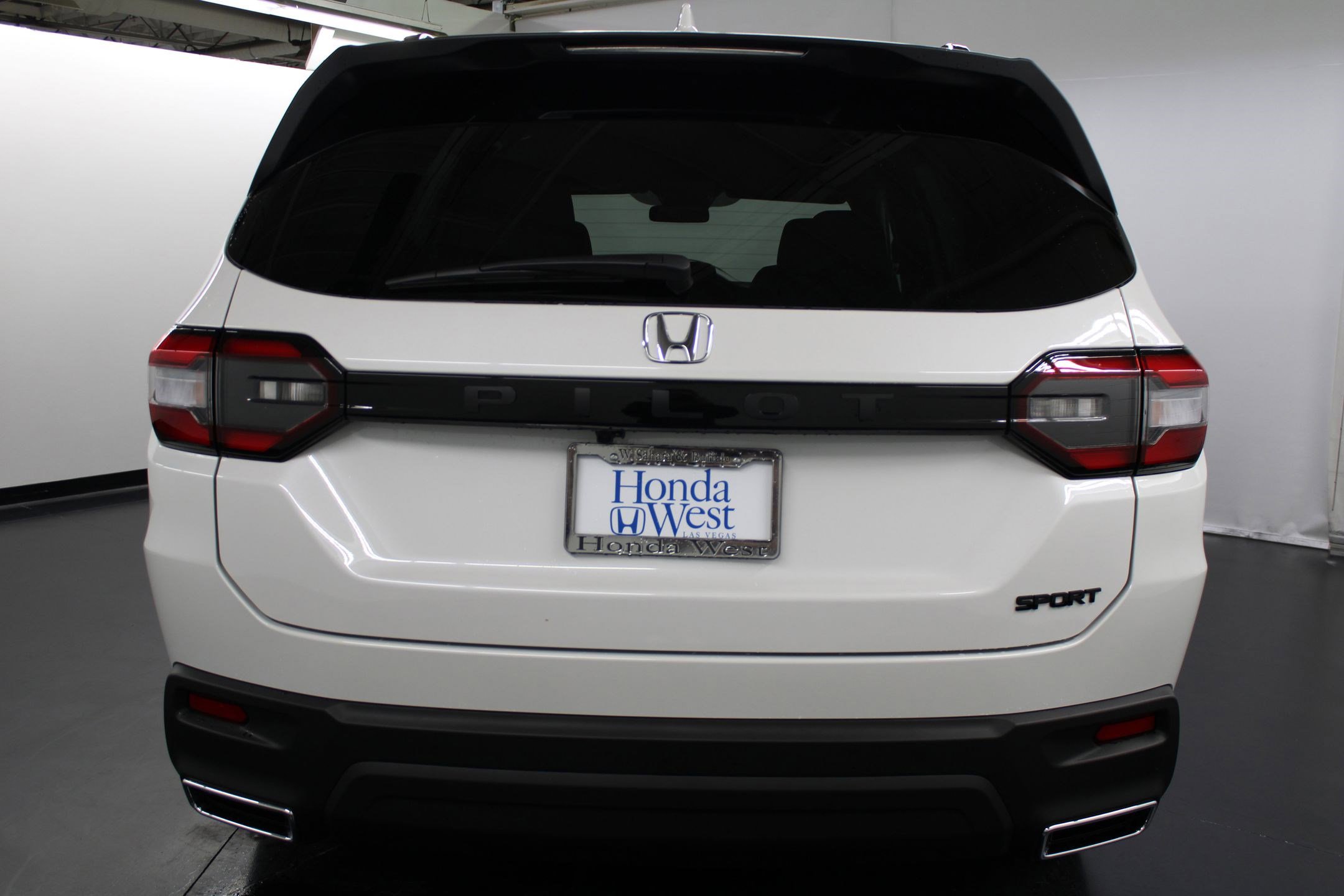 New 2025 Honda Pilot Sport image 10