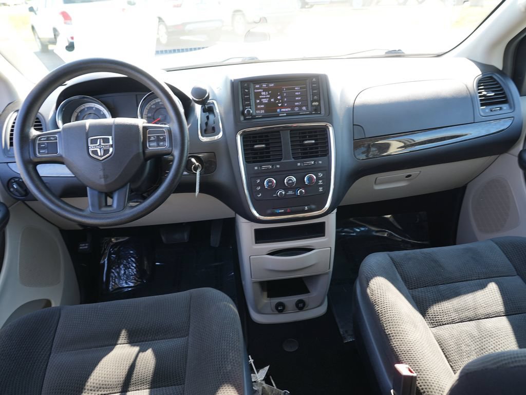Used 2020 Dodge Grand Caravan SE w/ UConnect Hands-Free Group FWD image 23