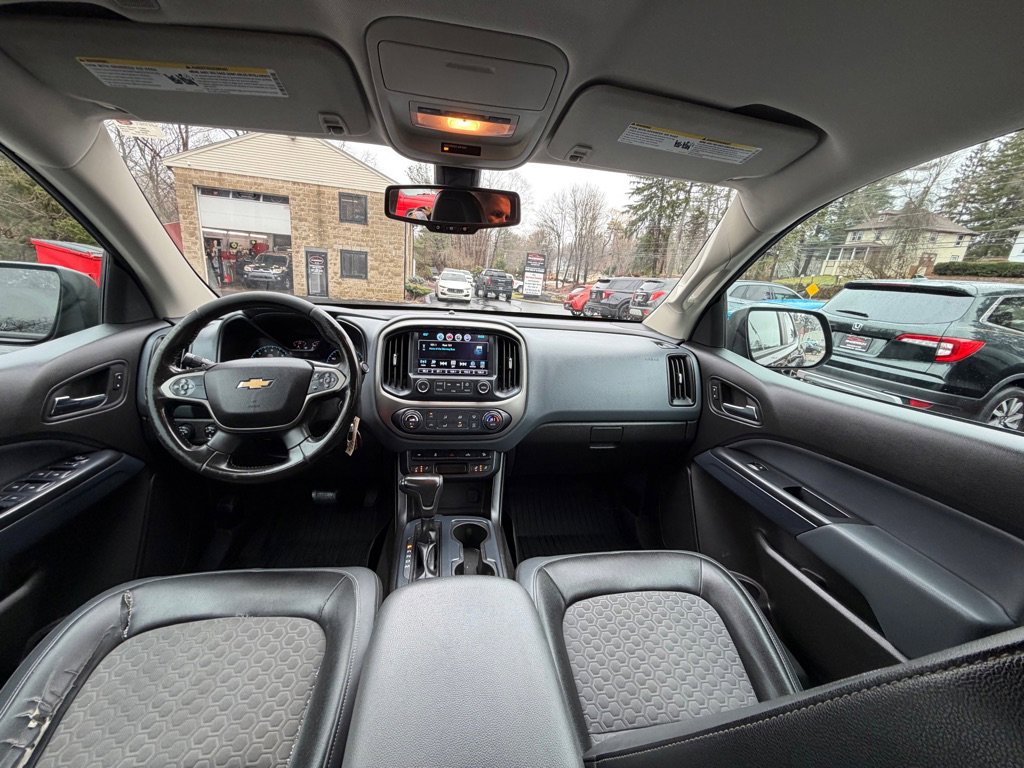 Used 2016 Chevrolet Colorado Z71 w/ Z71 Midnight Edition image 18