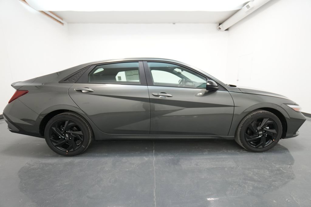 New 2026 Hyundai Elantra Sport image 9