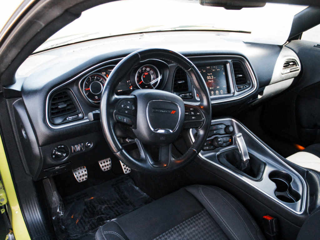 Used 2015 Dodge Challenger R/T w/ Quick Order Package 22B R/T RWD image 9