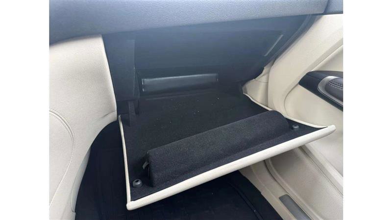 Used 2016 Lincoln MKC Reserve w/ Lincoln MKC Climate Package image 36