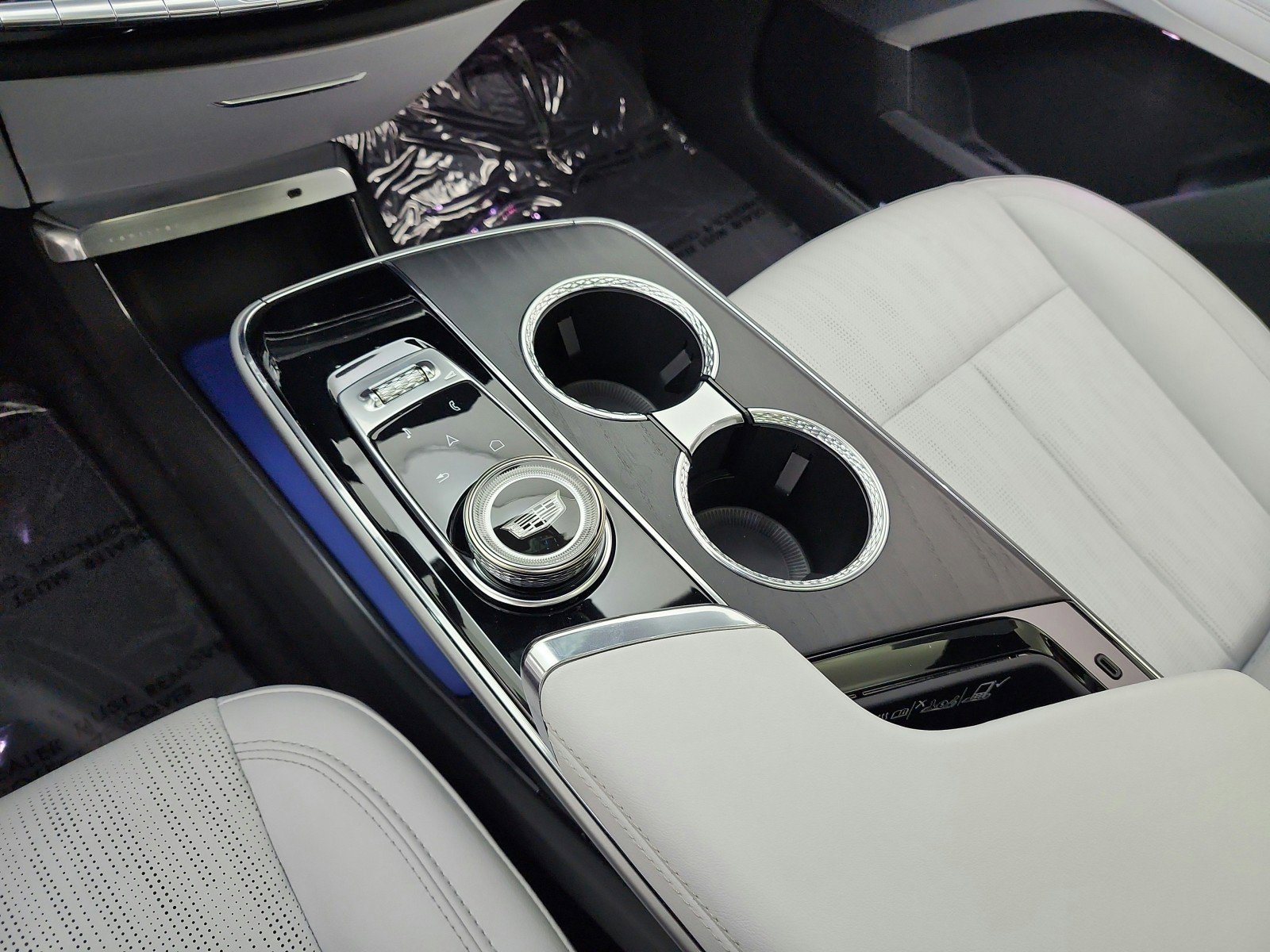 Used 2023 Cadillac Lyriq 2WD image 13