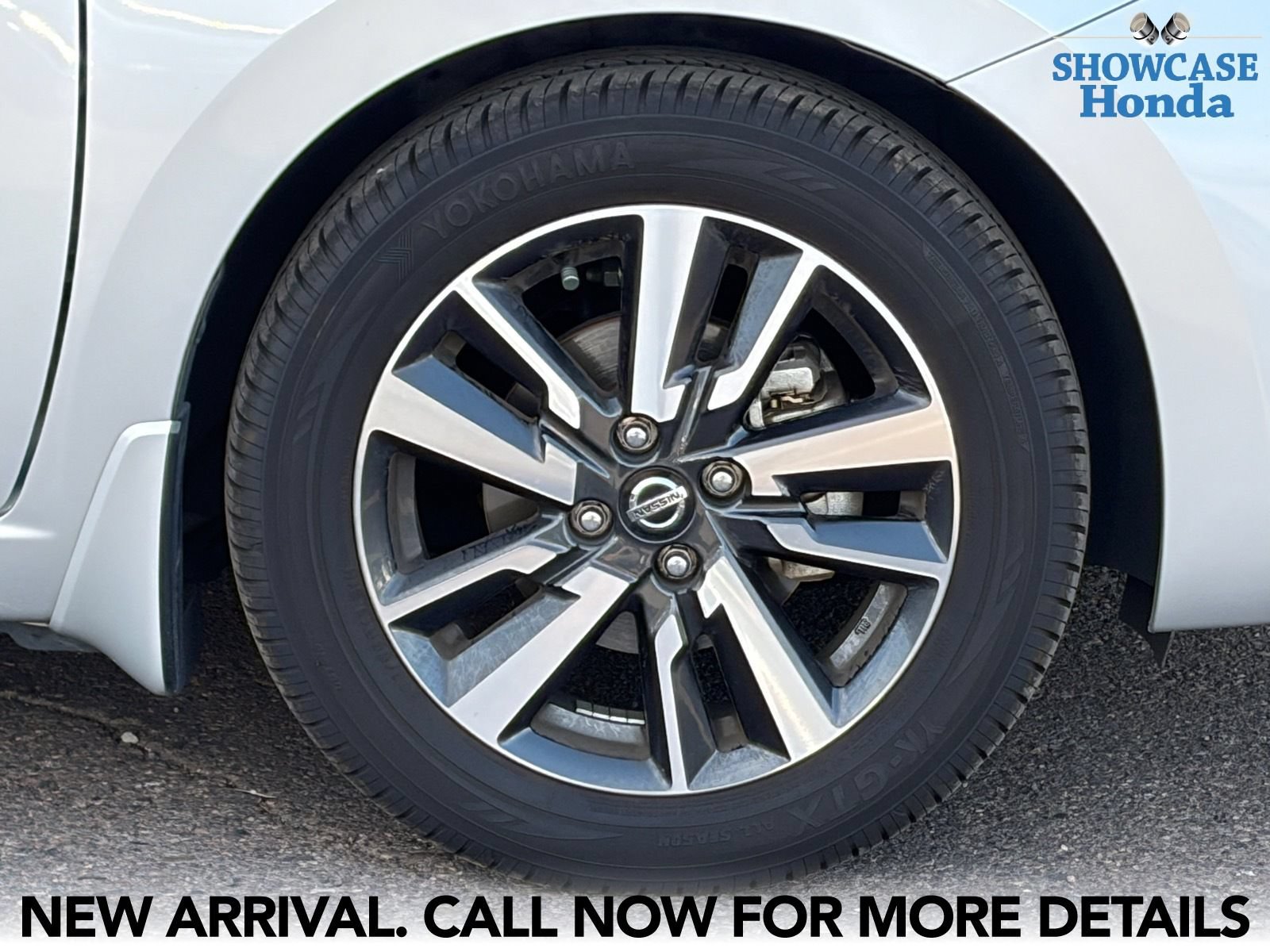 Used 2021 Nissan Versa SV FWD image 7