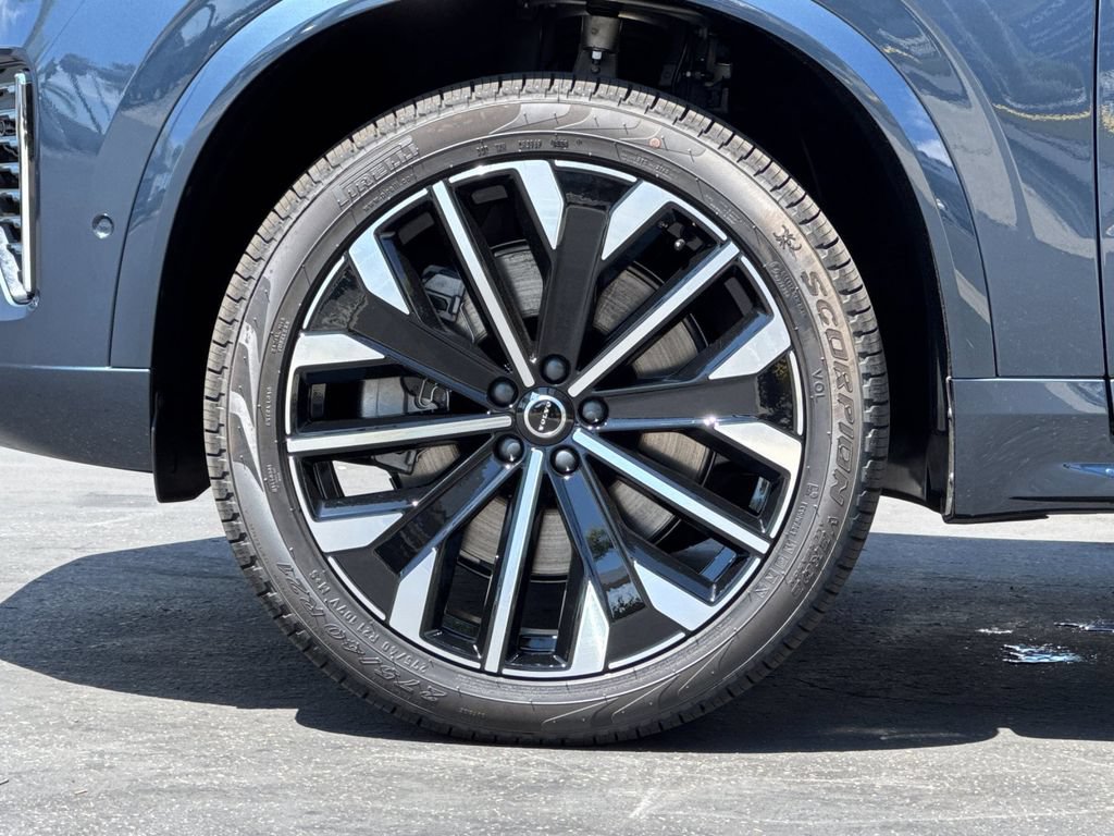 New 2026 Volvo XC90 T8 Plus AWD/4WD image 26