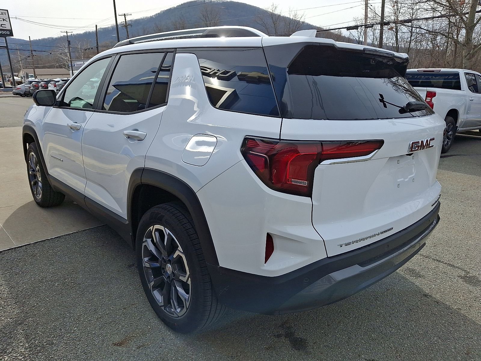 New 2026 GMC Terrain Elevation w/ Elevation Premium Package image 4