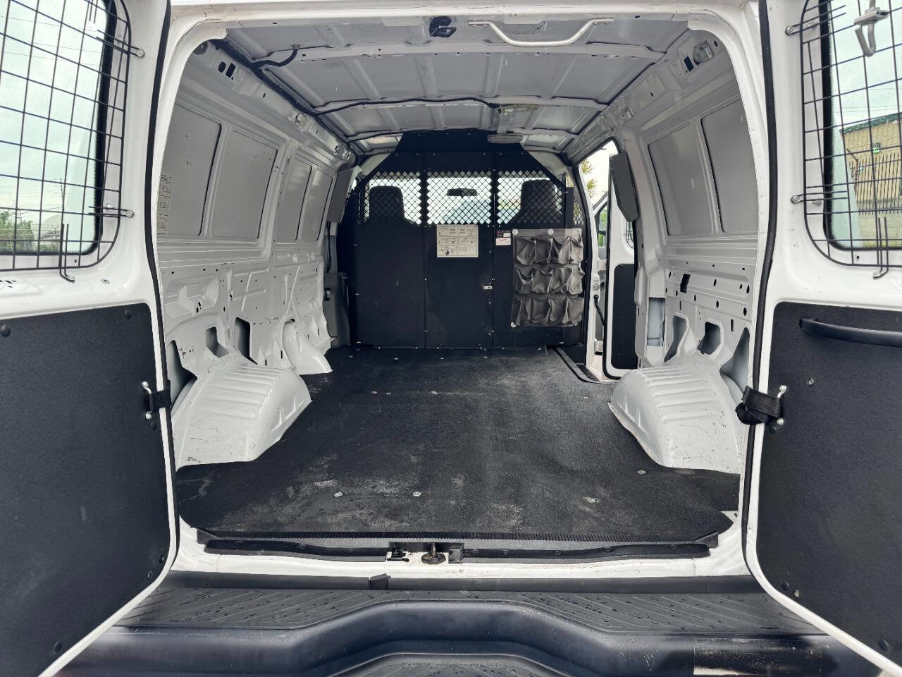 Used 2010 Ford E-250 and Econoline 250 RWD image 13