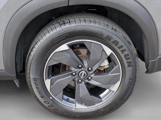 Used 2024 Nissan Rogue SV FWD image 22