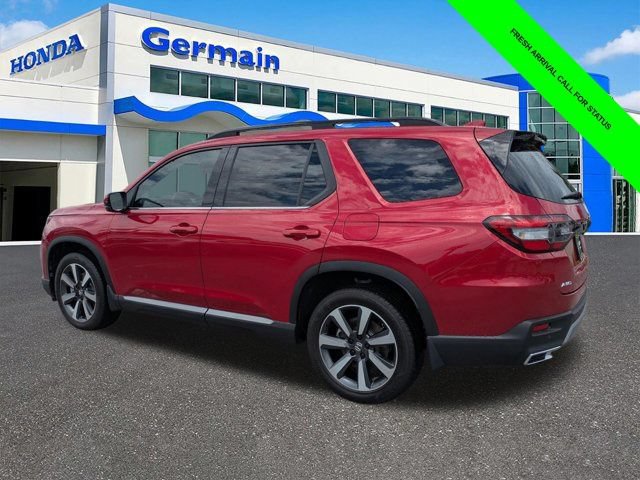 Used 2025 Honda Pilot Touring image 7