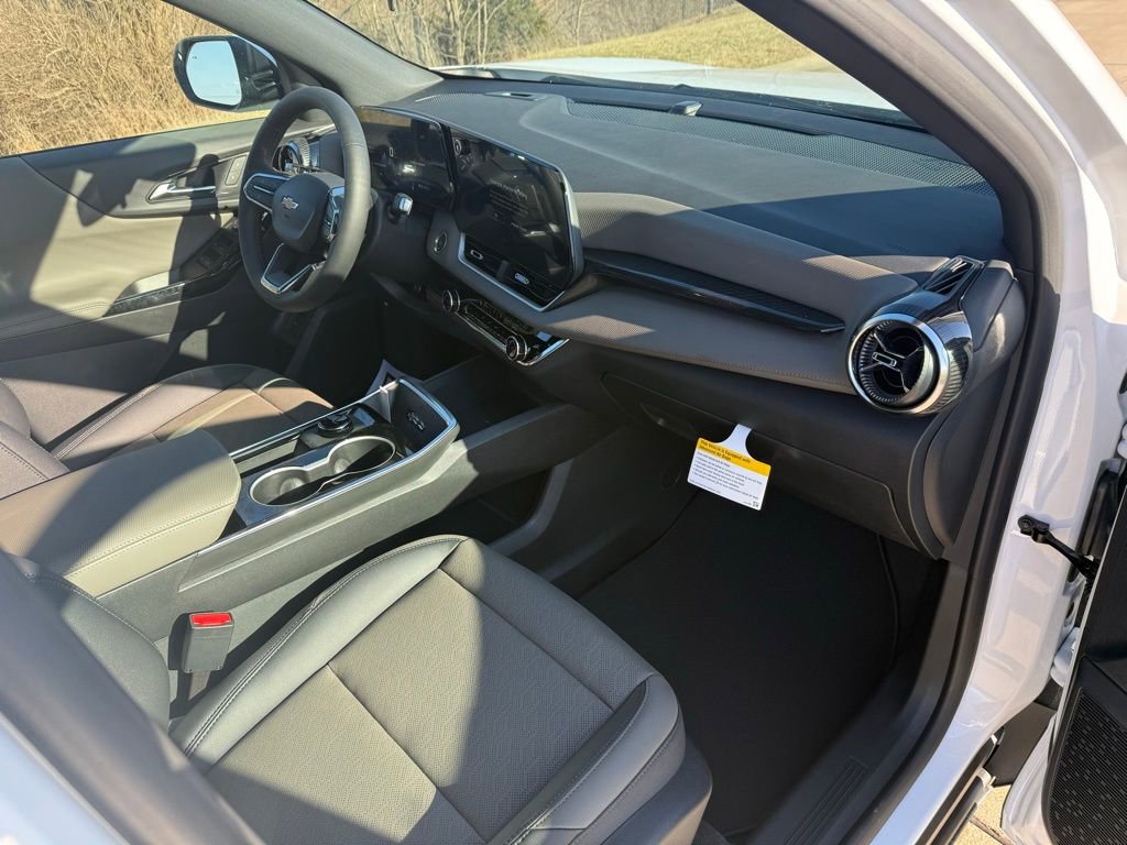 New 2026 Chevrolet Equinox LT w/ Convenience Package II image 23