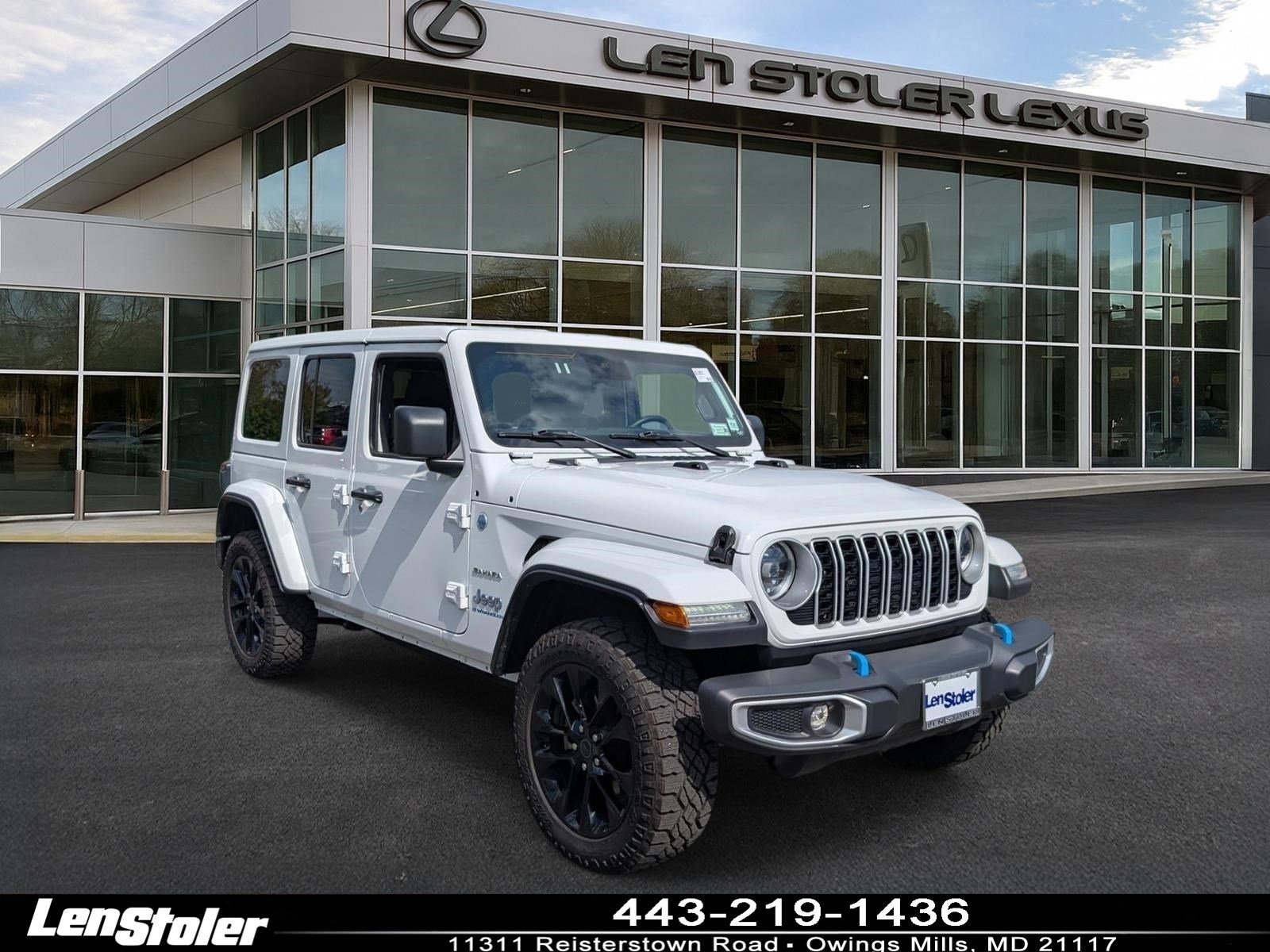 Used 2024 Jeep Wrangler Unlimited Sahara AWD/4WD image 1