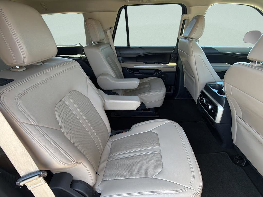 Used 2023 Ford Expedition Limited image 9