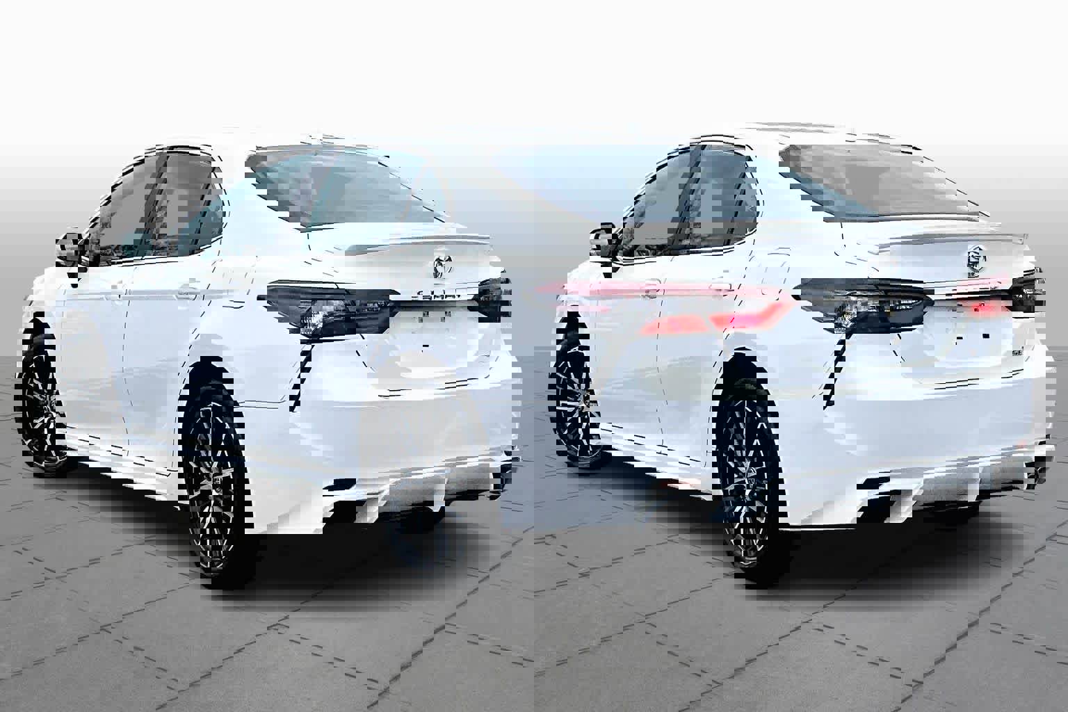 Used 2023 Toyota Camry SE image 12