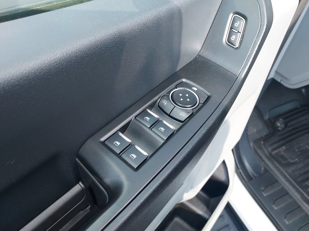 Used 2025 Ford F550 4x4 Crew Cab Super Duty image 11