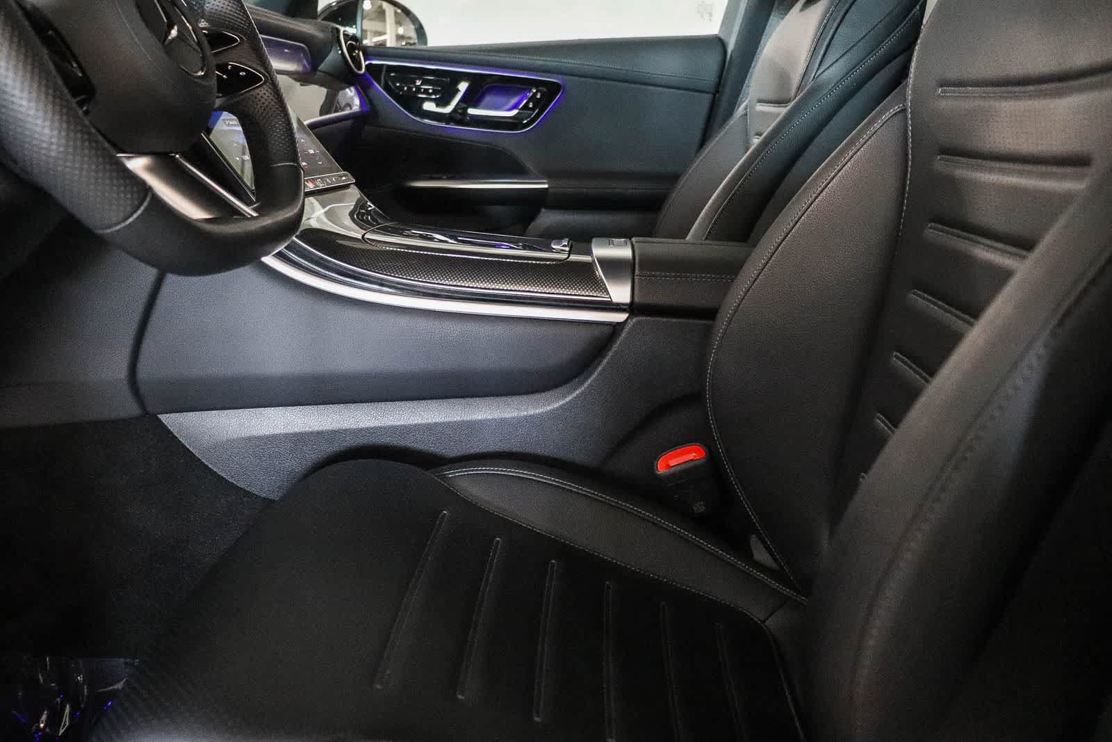 Used 2025 Mercedes-Benz GLC 300 4MATIC image 18